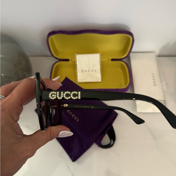 Gucci sunglasses 😎 - Picture 4 of 5